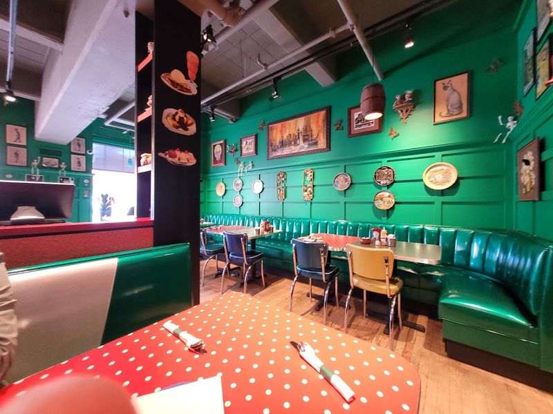 The Decor That Makes People Stop And Look The Decor That Makes People Stop And Look