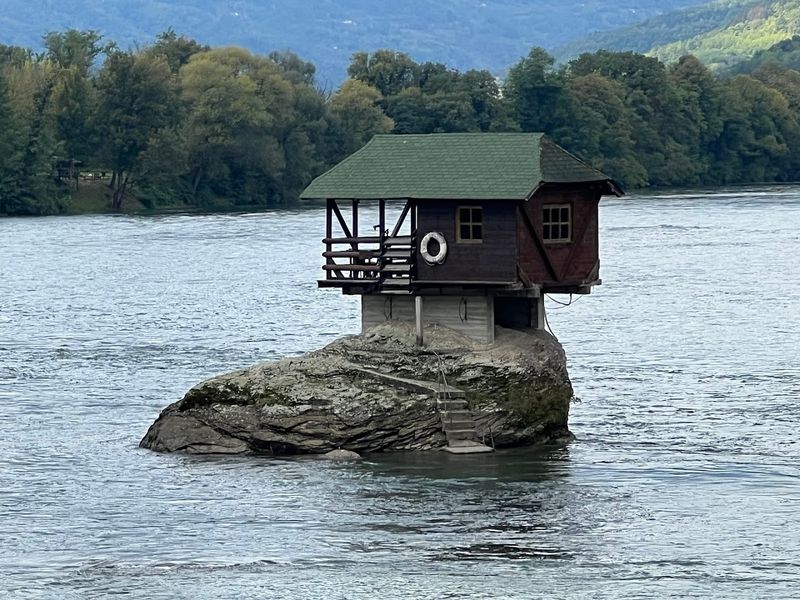 The Drina River House (Serbia) The Drina River House (Serbia)