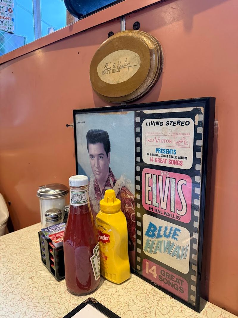 The Elvis Presley Booth That Draws Visitors From Across The Country The Elvis Presley Booth That Draws Visitors From Across The Country