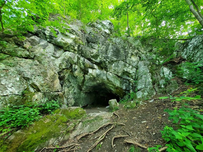 The Faery Cave: A Hidden Side Trail The Faery Cave: A Hidden Side Trail