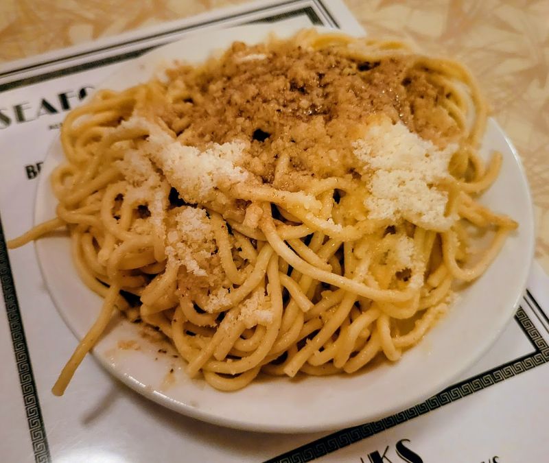 The Famous Spaghetti Side Dish That Steals the Show The Famous Spaghetti Side Dish That Steals the Show