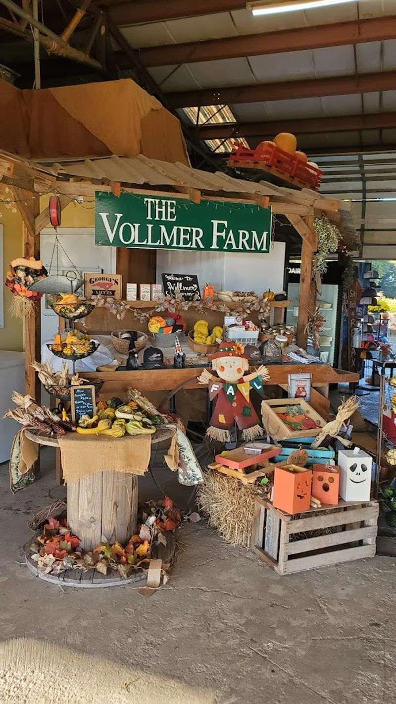 The Farm Market and Cafe: Coffee, Ice Cream, and Local Goods The Farm Market and Cafe: Coffee, Ice Cream, and Local Goods