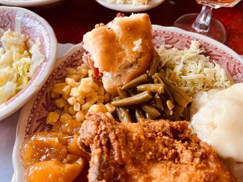 The Fried Chicken That Earns Its Reputation The Fried Chicken That Earns Its Reputation