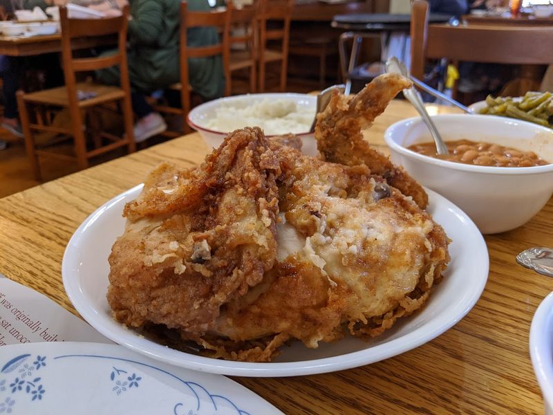 The Fried Chicken That Keeps People Coming Back