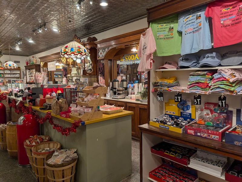 The General Store That Celebrates 60 Years The General Store That Celebrates 60 Years