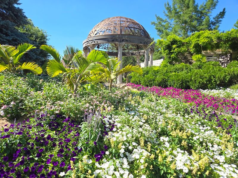 The Healing Garden Inspired by a Castle in England The Healing Garden Inspired by a Castle in England