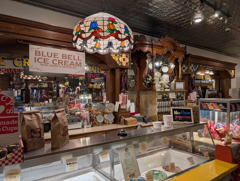 The Ice Cream Parlor That Steals the Show The Ice Cream Parlor That Steals the Show
