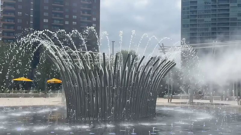 The Interactive Fountain That Steals Everyone's Attention The Interactive Fountain That Steals Everyone's Attention