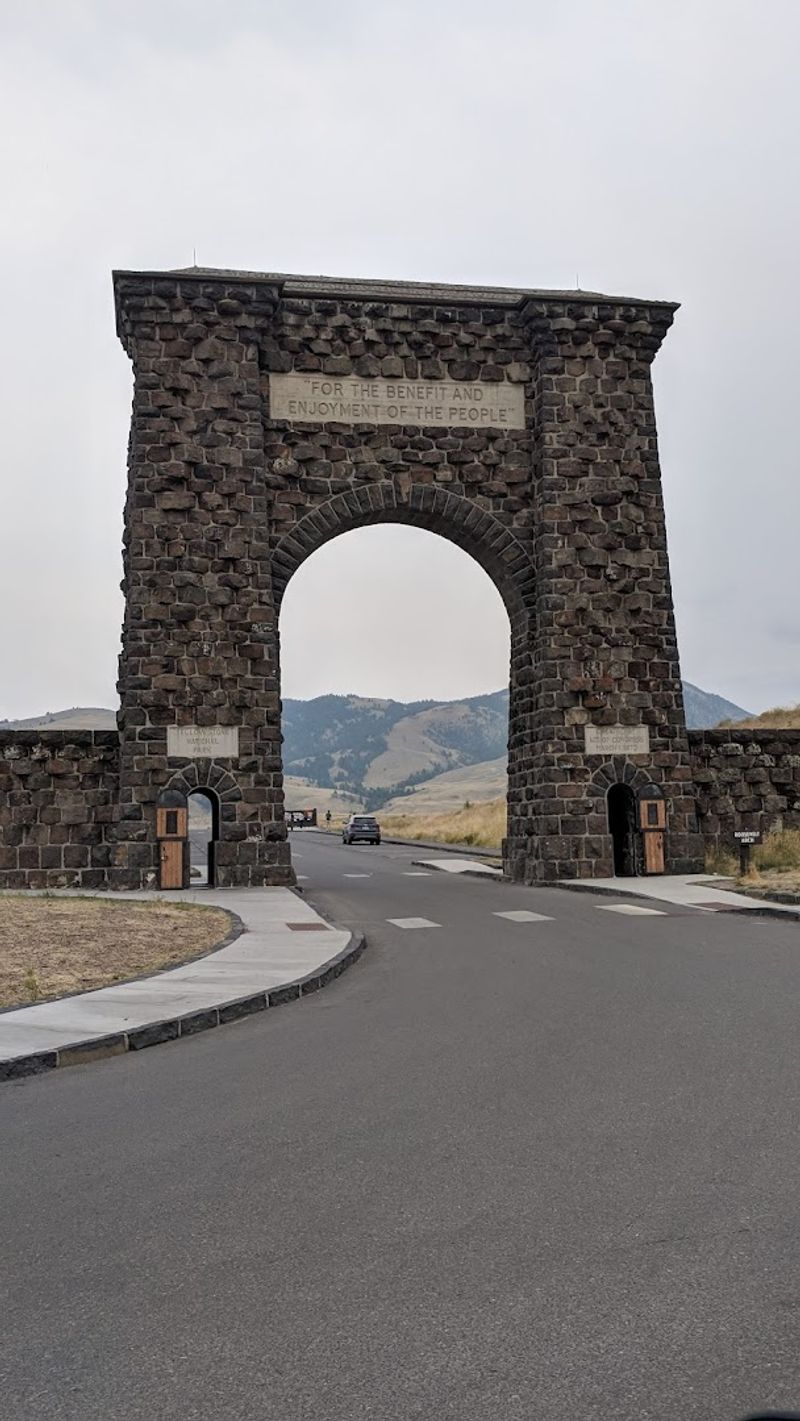 The Legendary Roosevelt Arch That Marks the Beginning