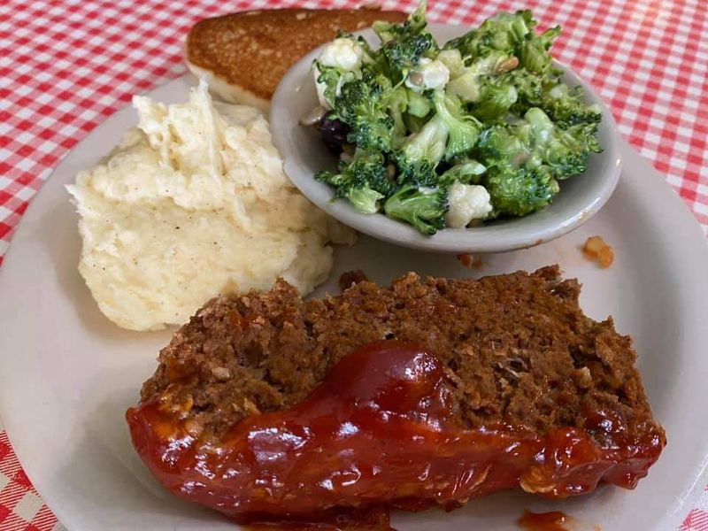 The Meat-and-Three Tradition Explained The Meat-and-Three Tradition Explained