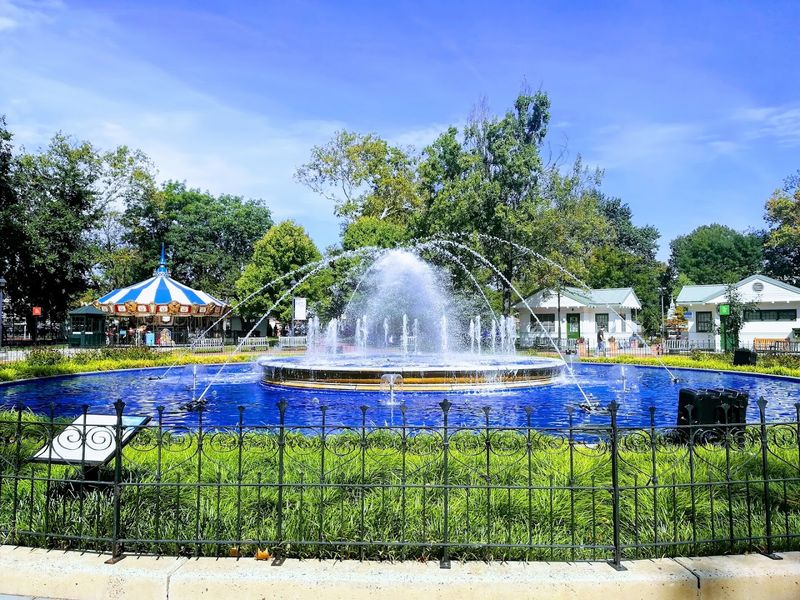 The Neighborhood Around the Park Is Part of the Experience The Neighborhood Around the Park Is Part of the Experience