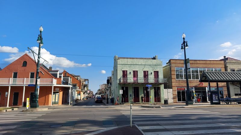 The Neighborhood That Gives the Bar Its Character The Neighborhood That Gives the Bar Its Character