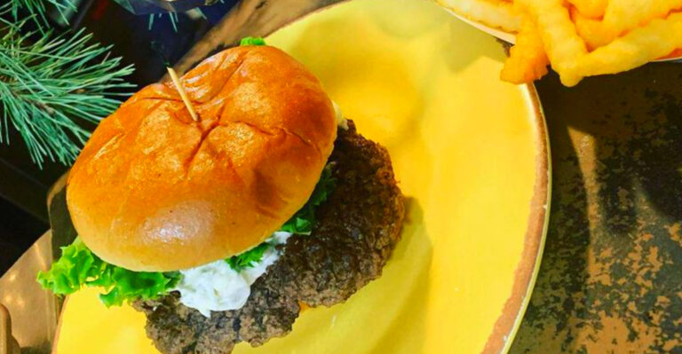 The Olive Burger at This Michigan Diner Has a Cult Following
