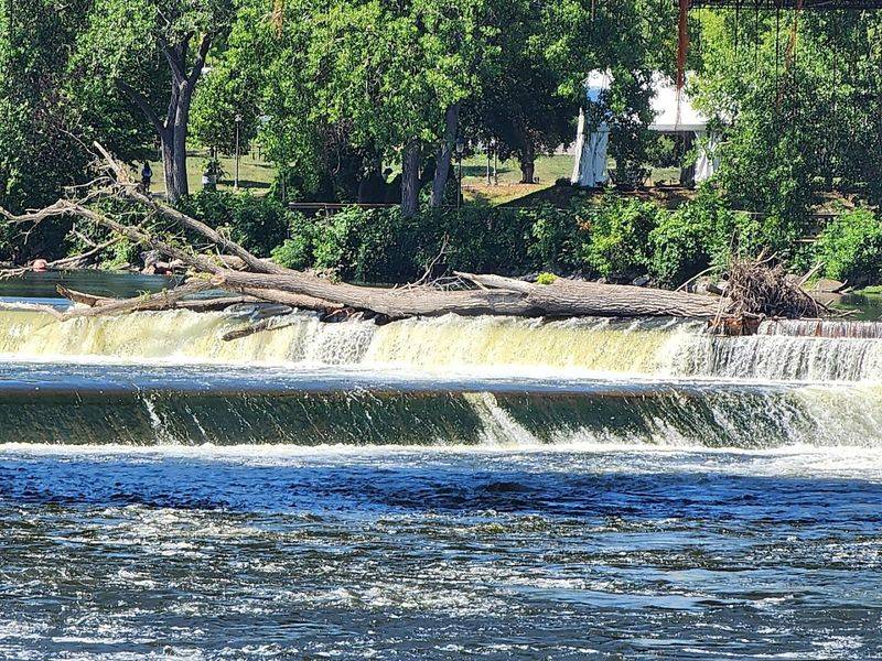The Only Natural Waterfall on the Mississippi River The Only Natural Waterfall on the Mississippi River