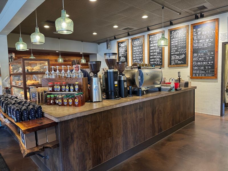 The Open-Concept Coffee Bar Experience The Open-Concept Coffee Bar Experience