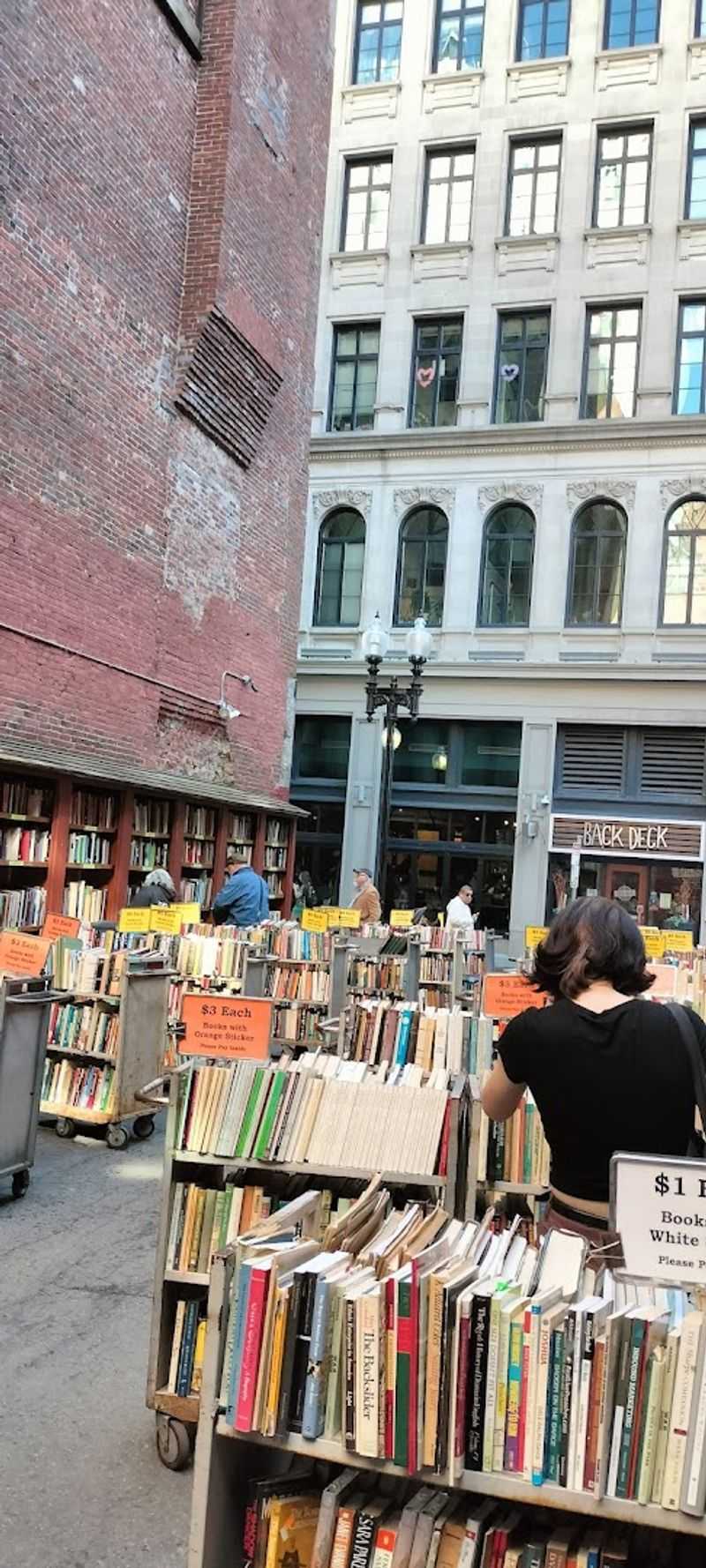 The Outdoor Alley Book Market That Stops Pedestrians Cold