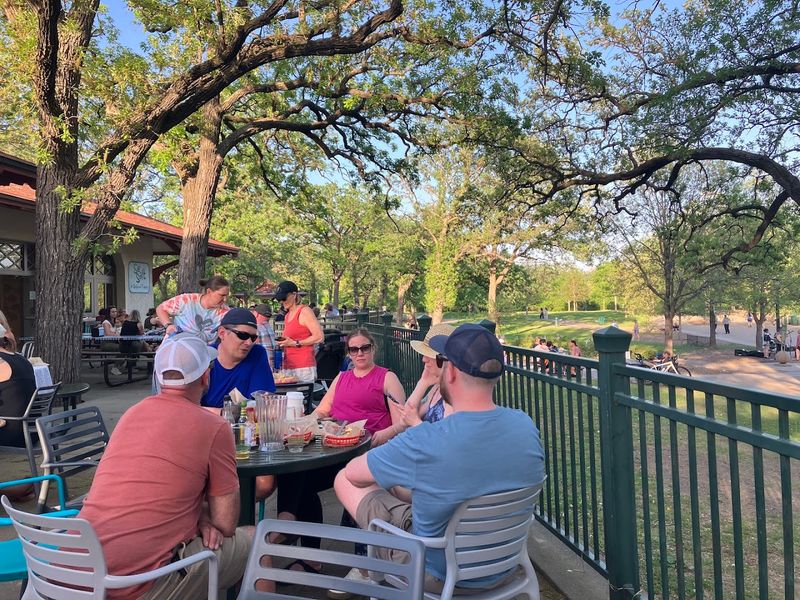 The Outdoor Atmosphere That Makes Every Meal Feel Special The Outdoor Atmosphere That Makes Every Meal Feel Special