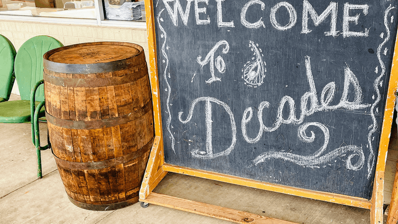 The Outdoor Flea Market That Sometimes Pops Up in the Parking Lot