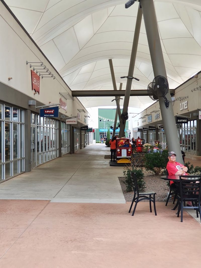 The Outdoor Layout: Fresh Air Shopping Done Right