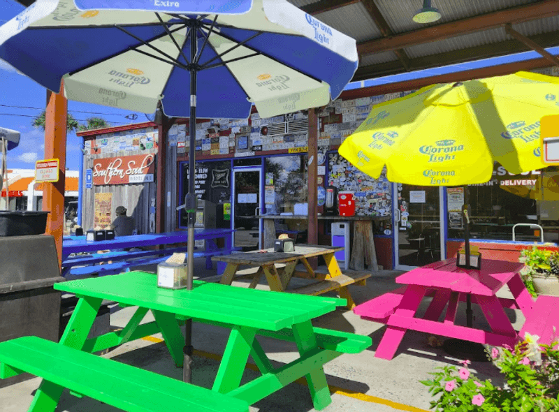 The Outdoor Seating That Handles the Overflow The Outdoor Seating That Handles the Overflow