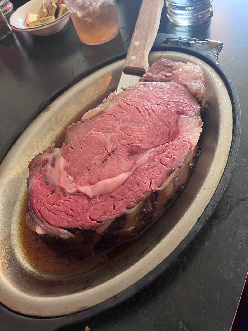 The Prime Rib That Keeps People Coming Back