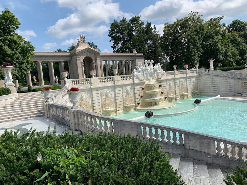The Reflecting Pool and Its Spectacular Fountain The Reflecting Pool and Its Spectacular Fountain