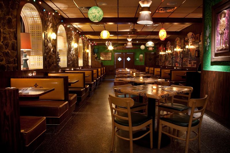 The Retro-Kitsch Atmosphere That Keeps Drawing People In The Retro-Kitsch Atmosphere That Keeps Drawing People In
