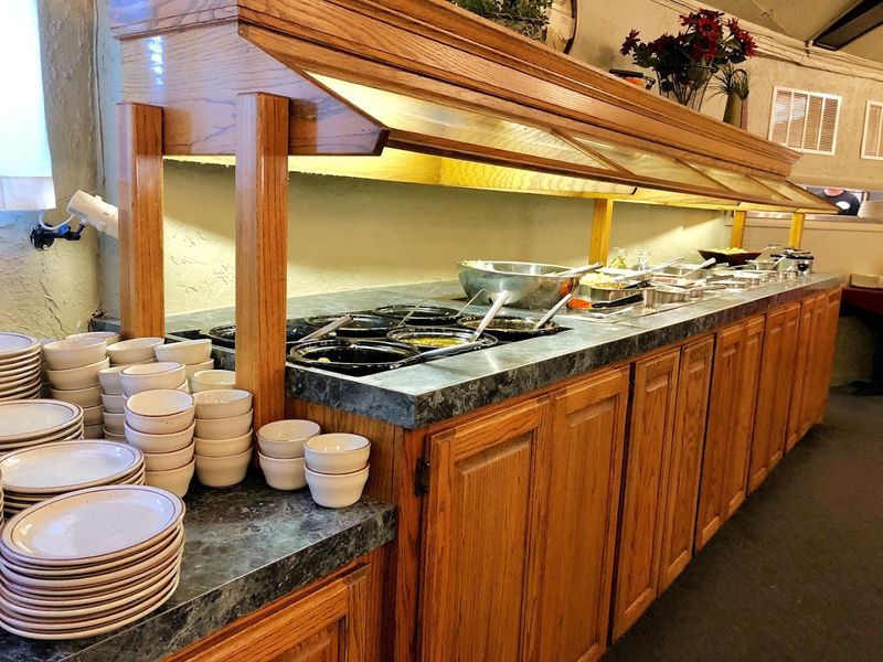 The Salad and Hot Bar That Steals the Show The Salad and Hot Bar That Steals the Show