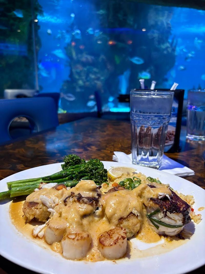 The Seafood Menu That Shares the Spotlight The Seafood Menu That Shares the Spotlight