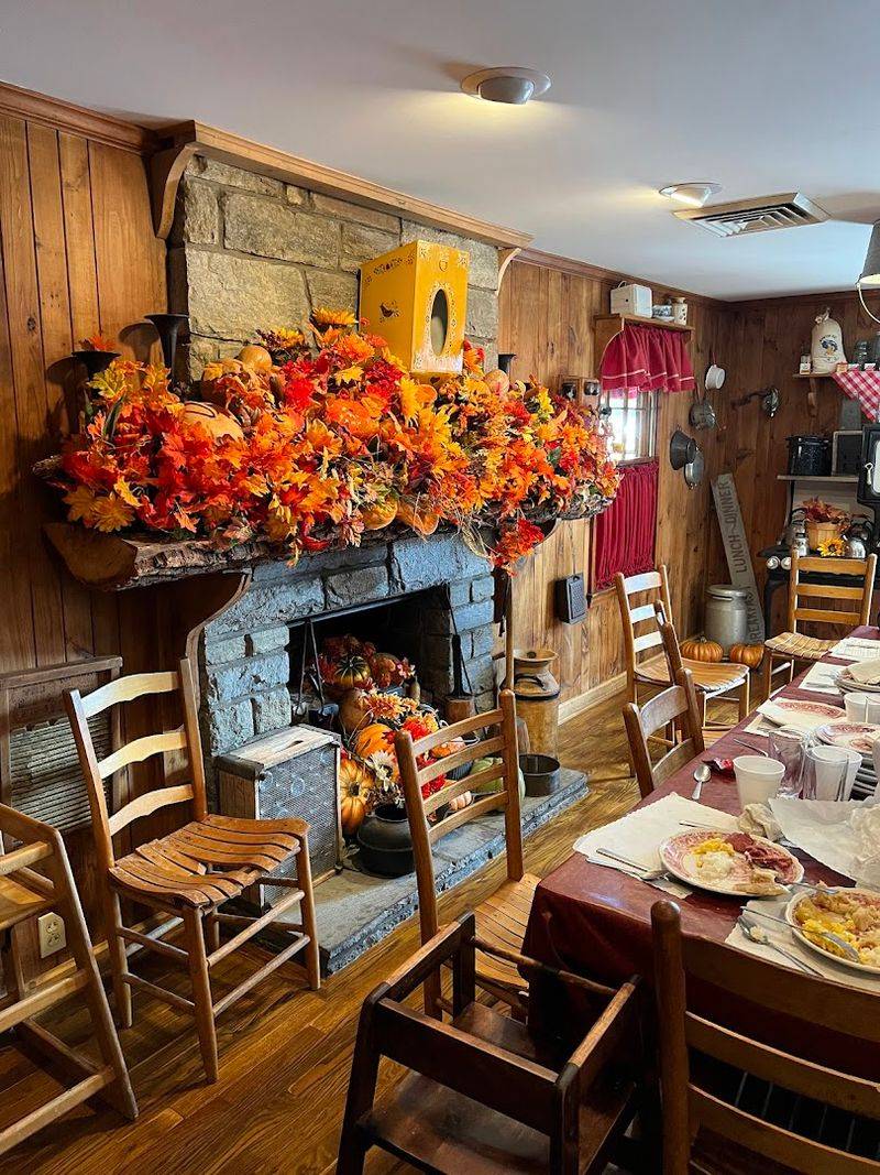 The Setting Inside the Historic Inn The Setting Inside the Historic Inn