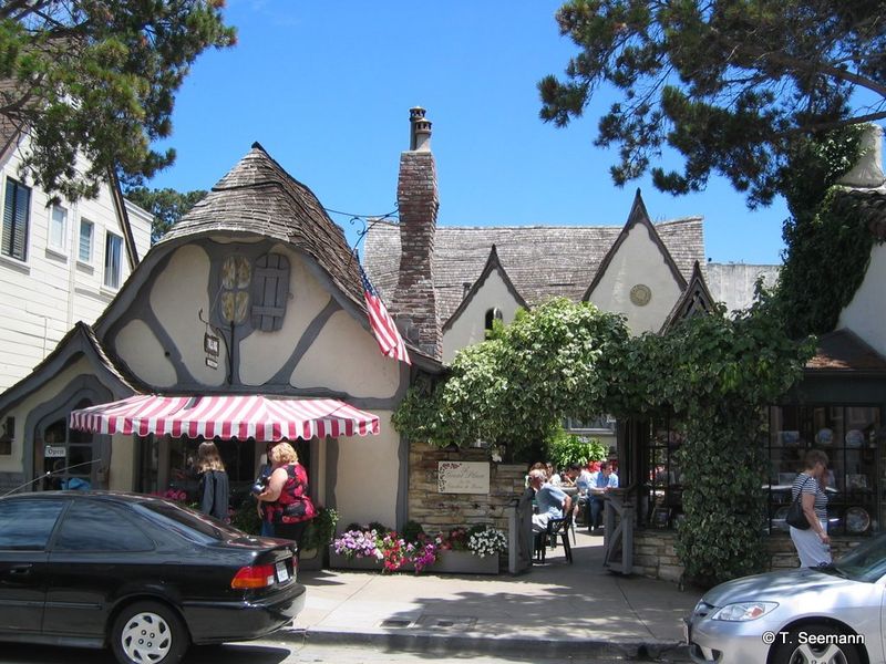 The Storybook Houses of Carmel-by-the-Sea (California) The Storybook Houses of Carmel-by-the-Sea (California)