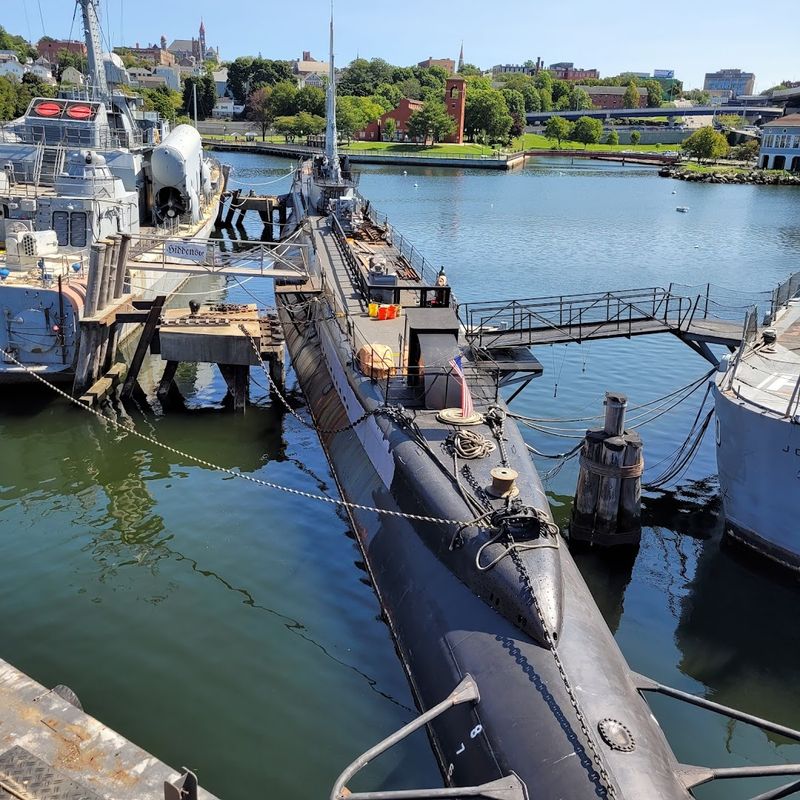 The Submarine That Changes Your Perspective