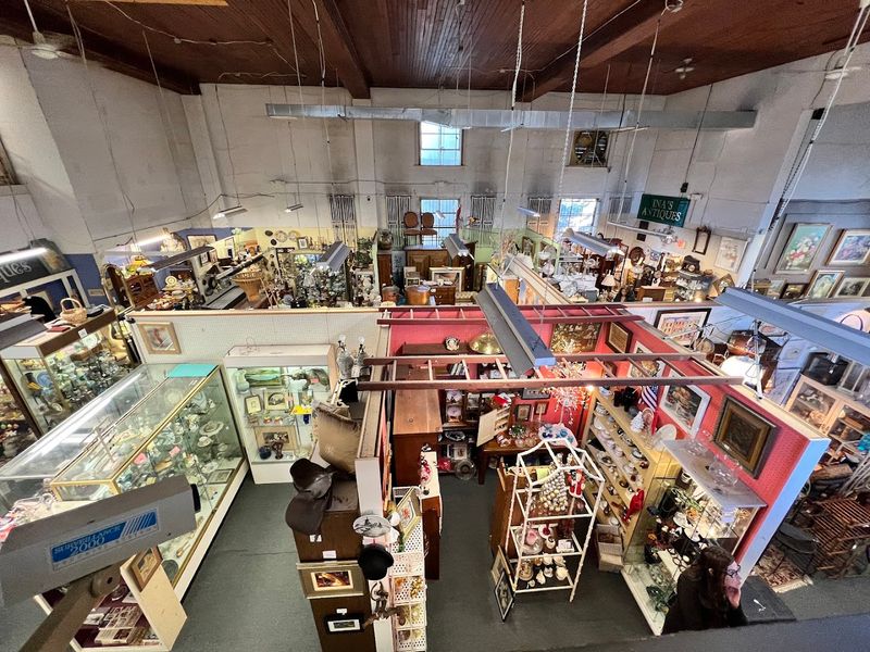The Summit Antiques Center, Summit, New Jersey