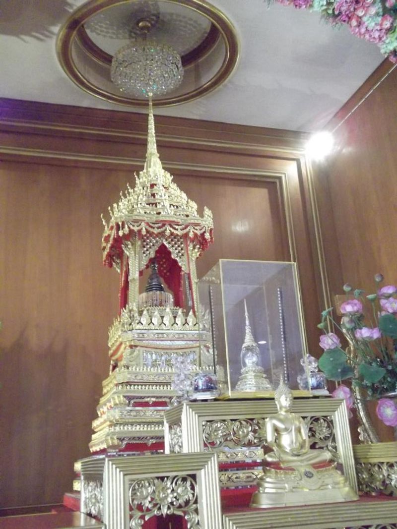 The Tooth Relic of the Buddha - Kandy, Sri Lanka