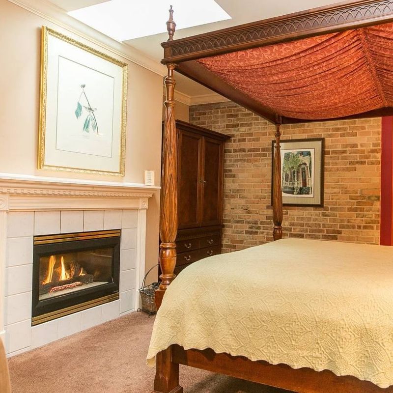 The Tuscany Cottage and Its Devoted Following The Tuscany Cottage and Its Devoted Following
