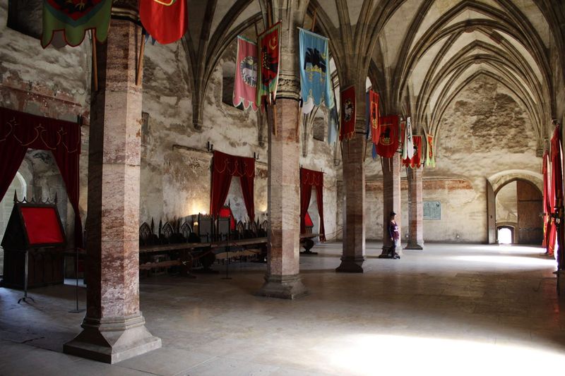 The Vanishing Builders of Corvin Castle's Well