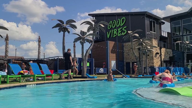 The Vibe: What Kind of Crowd Shows Up Here