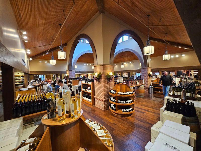 The Wine Shop: Where the Visit Extends Long After the Last Pour