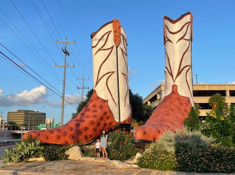 The World's Largest Cowboy Boots (San Antonio)