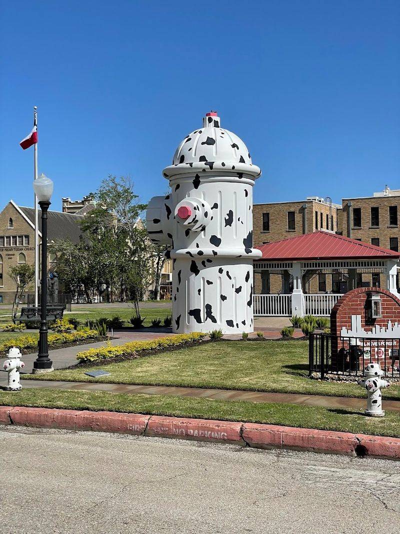 The World's Largest Fire Hydrant (Beaumont)