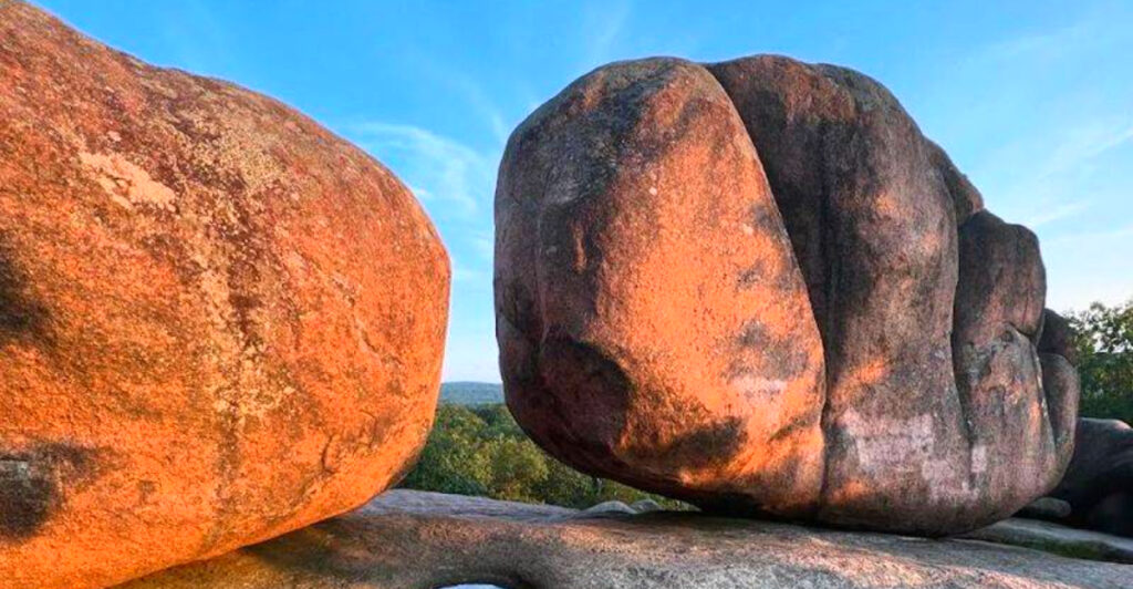 These Giant 1.5-Billion-Year-Old Granite Boulders Create One of Missouri’s Most Incredible Natural Wonders