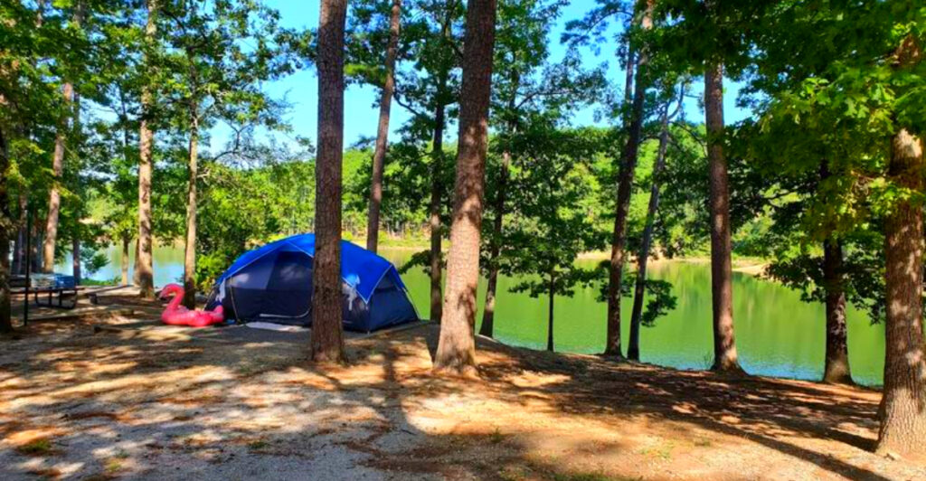 This Arkansas State Park Has Crystal-Clear Water, 200 Islands, and Some of the Best Kayaking in the South