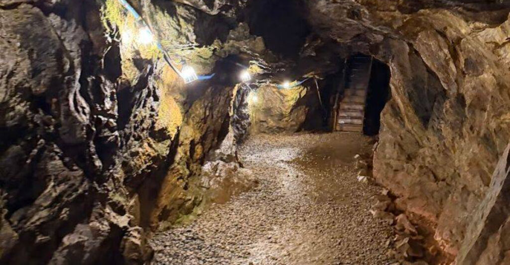 This Dahlonega Attraction Lets Travelers Walk Through A Real Underground Gold Mine