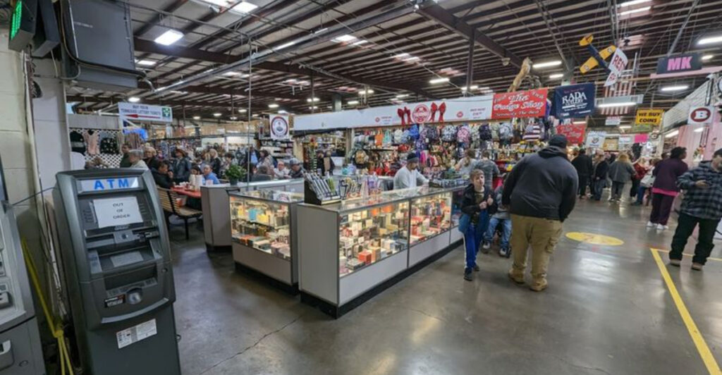 This Enormous Indoor Flea Market In Tennessee Is A Treasure Hunter’s Dream