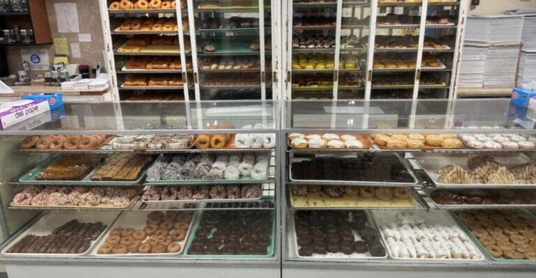 This Former Cookeville Bus Stop Became One Of Tennessee’s Most Beloved Donut Shops