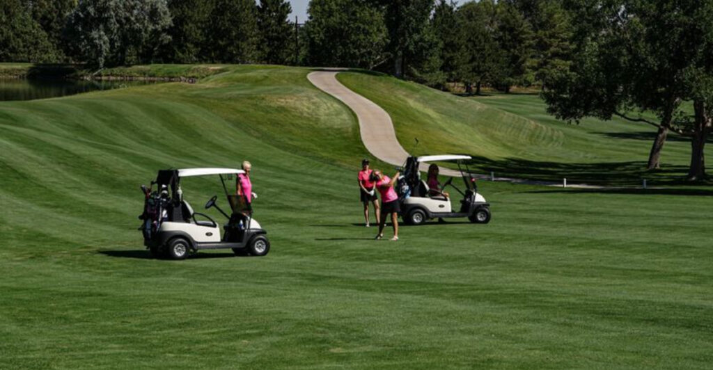 This Golden Country Club Pairs Championship Golf With Sweeping Table Mesa Views