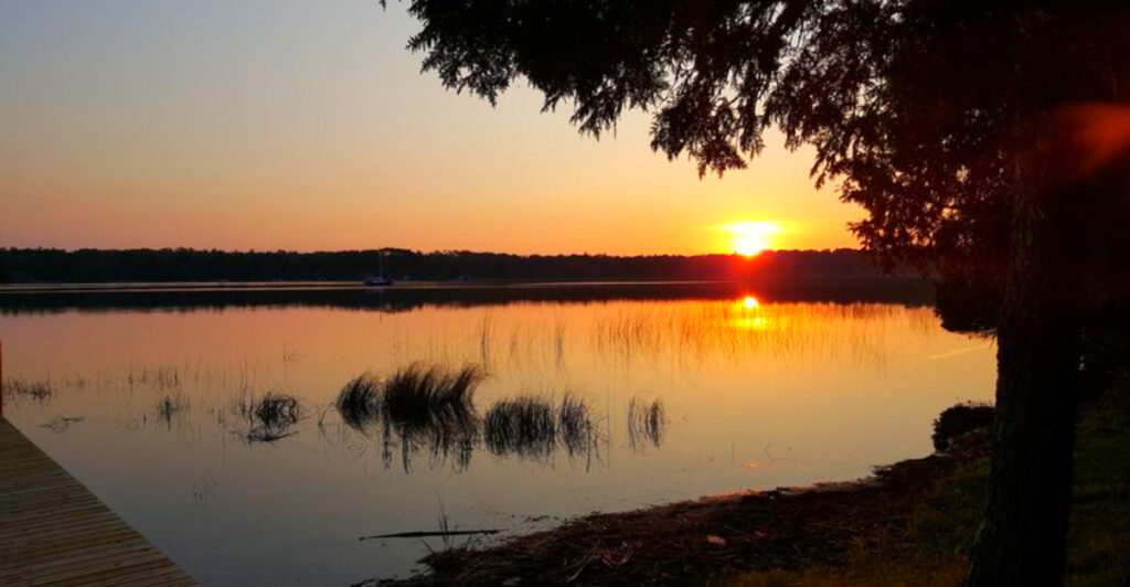 This Hidden Michigan Archipelago Has 36 Islands, Secret Coves, and Some of the Calmest Waters on the Great Lakes