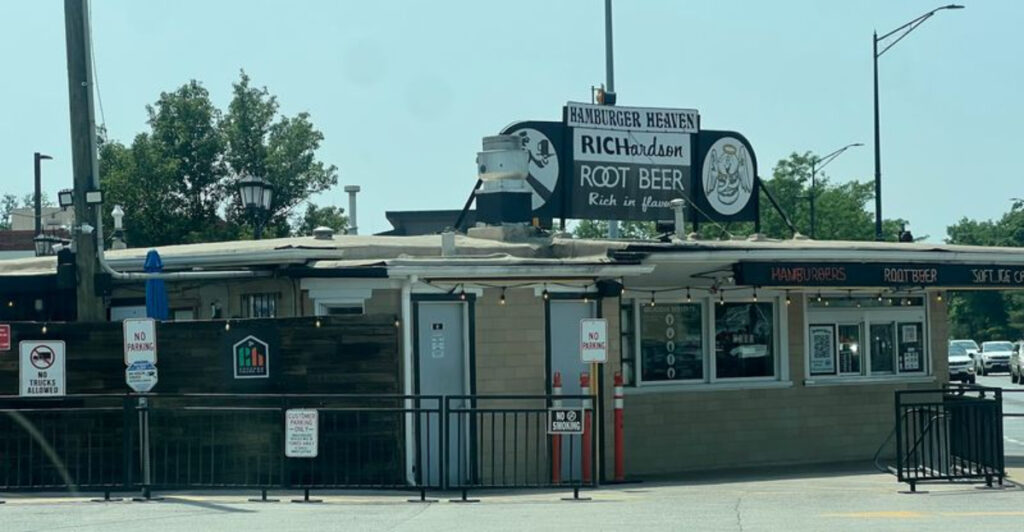 This Illinois Burger Stand Has Been Serving the Same Double Decker Since 1948
