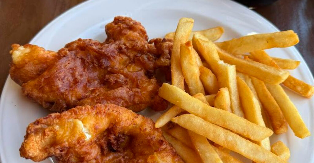 This New Hampshire Brew Pub Pairs Mountain Views, House-Brewed Beer, and Chicken Tenders People Drive Hours to Eat