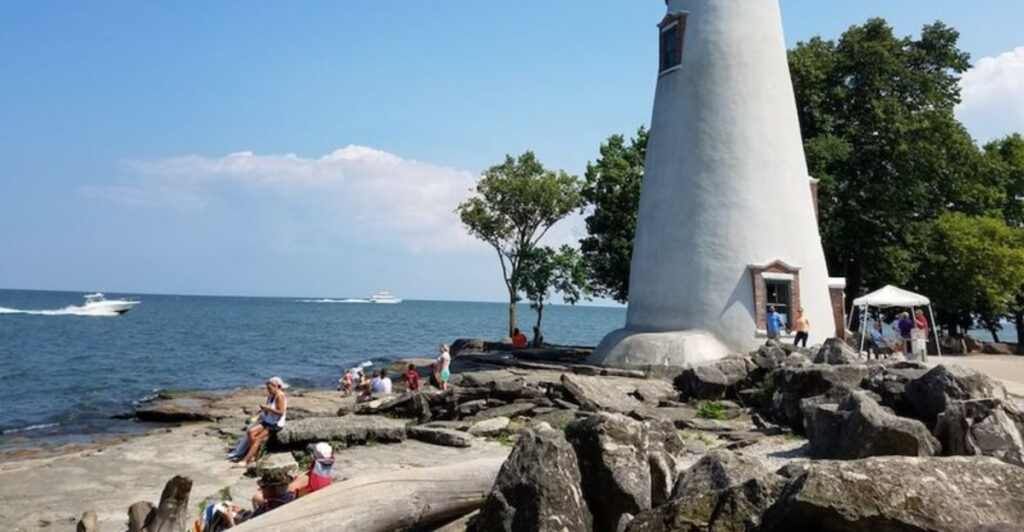 This Ohio Lakefront Destination Feels More Like A Great Lakes Vacation Resort